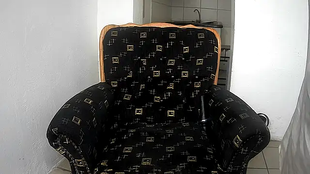 GoldenPussyXOXO live XXX chat