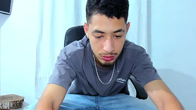 Chandler_ken – Naživo XXX chat