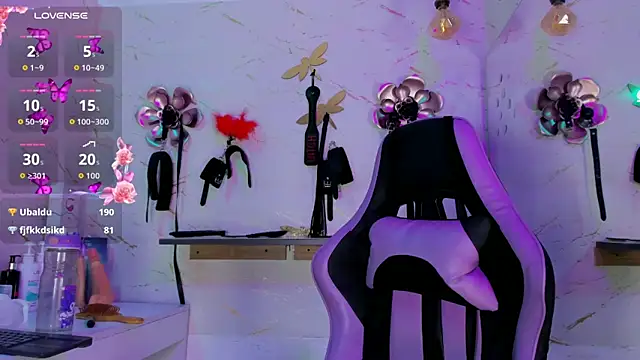 Natasha-Adams' Live XXX Chat