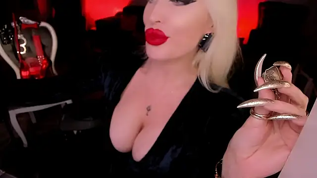 دردشة FinDomGod الجنسية المباشرة