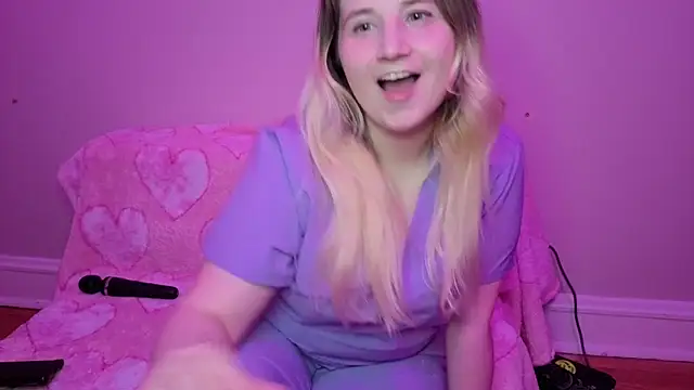 Glitch_Witch: διαδικτυακό σόου στην κάμερα