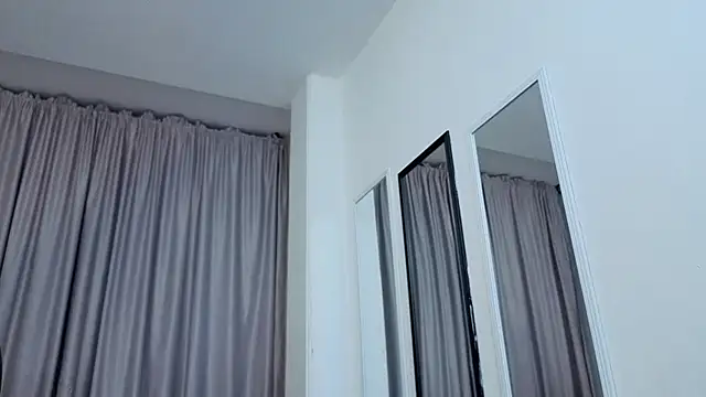 Niaa_Stark élő XXX-chatje