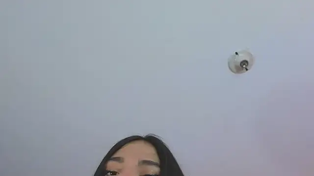 Show modela Sara_cutie_ na web-kameri