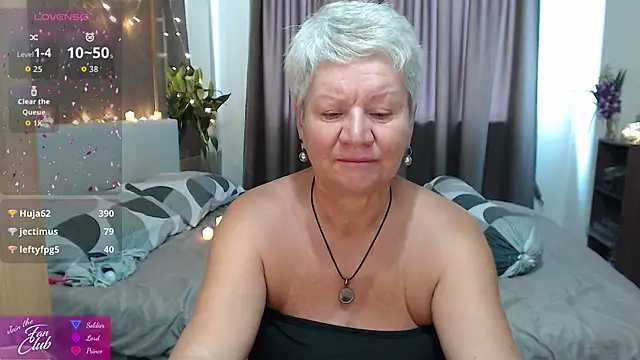 Chatroom XXX en direct de roxana_brooks