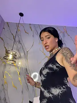 Scaarlettfox's Live XXX Chat