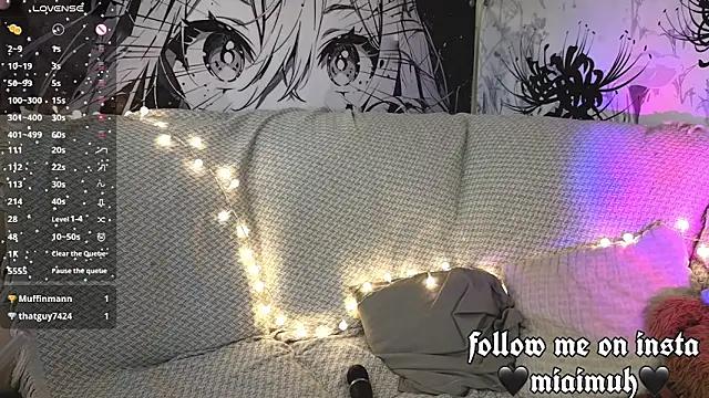 mia__yui: διαδικτυακό σόου στην κάμερα