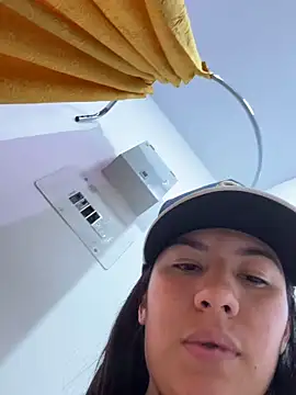 Онлайн чат XXX kim_monti