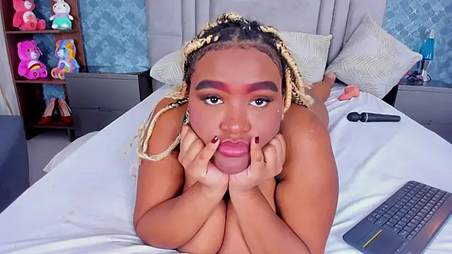 Chat +18 de NiiaMoore ao vivo