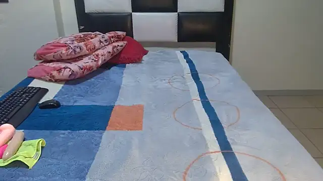 แชท XXX สดของ VeronaDimexx