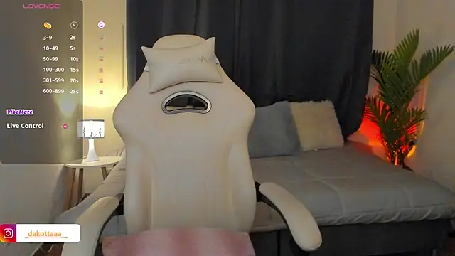 dakottaa_ Chat XXX in diretta