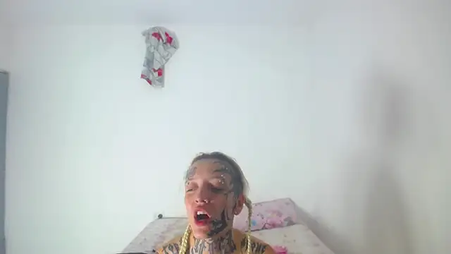 barbara_anal_squirt_'s Live XXX Chat