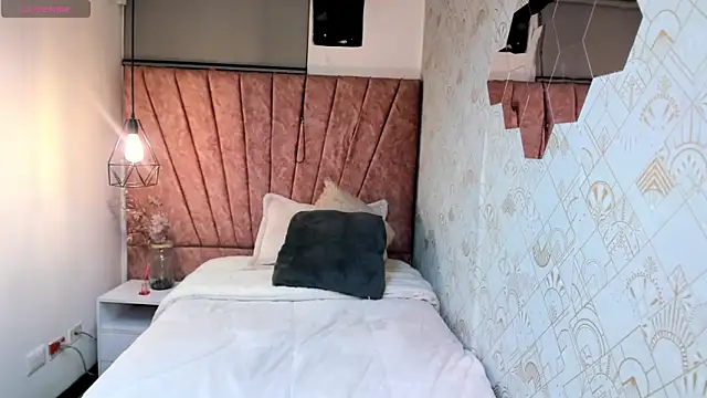 Czat XXX na żywo – Kiara_Cruz__