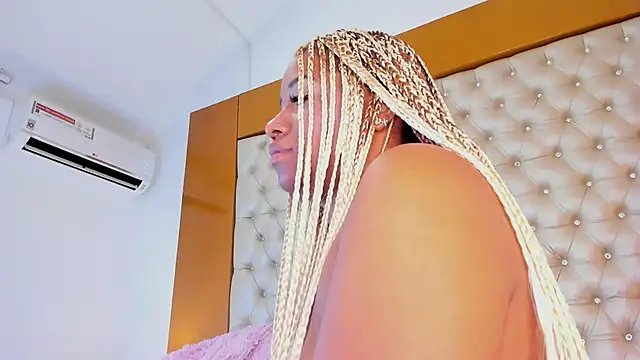 IsabellaaLux_'s Live XXX Chat