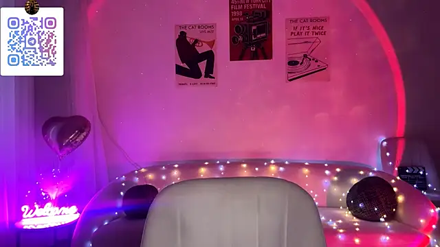 LinaMourのウェブカメラショー