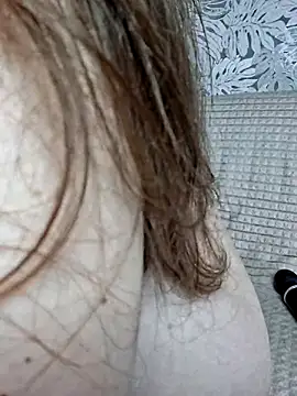 Pertunjukan Kamera Web Olivia_OliV