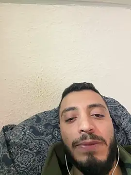 AmjadAlpha: διαδικτυακό σόου στην κάμερα