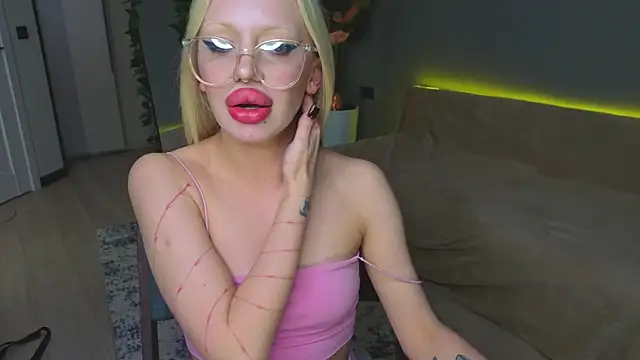 Luna_Beverly Chat XXX in diretta