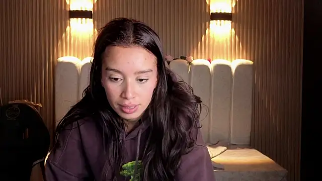 _Mia_Evans_1's Live XXX Chat