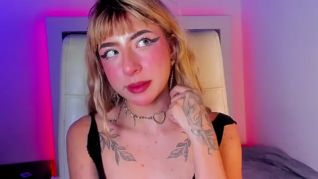 adhalee_js Chat XXX live