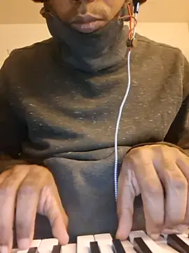 bigboytoy912 Adlı Modelin Canlı XXX Sohbeti