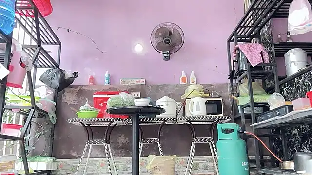 LinhChi_9x's Live XXX Chat