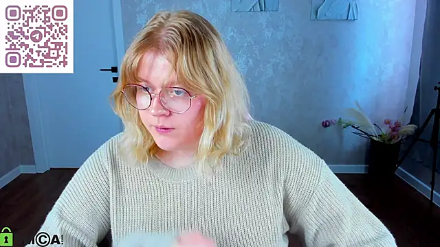 luna_c0ra's Live XXX Chat