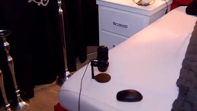 MinnieDrew's Live XXX Chat