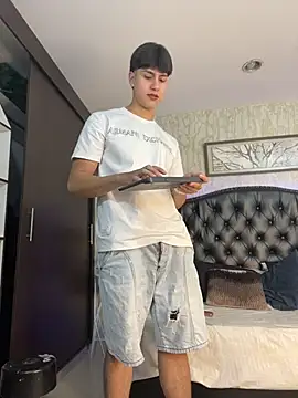 Lander_Cruz 即時 XXX 聊天