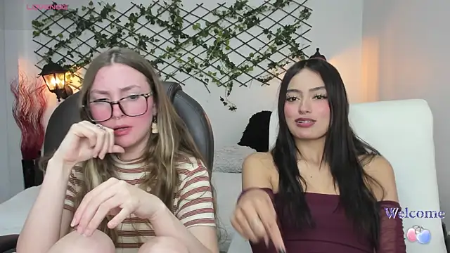 Pertunjukan Kamera Web velvet__moon