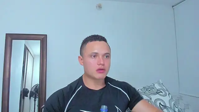 Chat +18 de KingLevi01 ao vivo