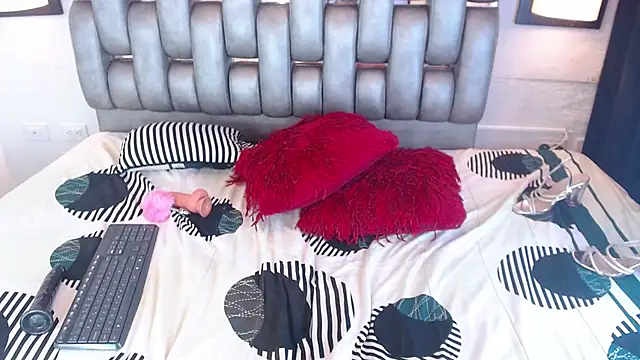 Miia_Rosee_ Adlı Modelin Canlı XXX Sohbeti