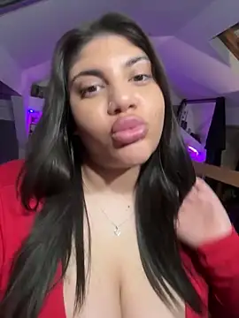 Show modela MinaKhalina na web-kameri