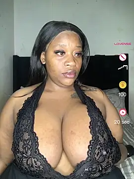 Show Webcam de BigJugsCandyxx