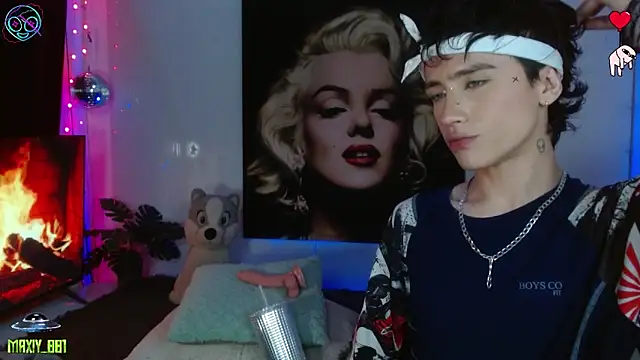 maxiy_001 라이브 XXX 채팅