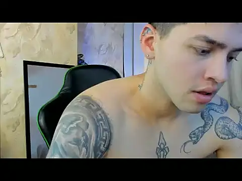 RONNY_COLTONn Webbikameraesitys