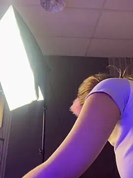 Eva_Feller69 Adlı Modelin Canlı XXX Sohbeti