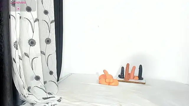 CREAMY_BUBBLEGUM webcam show