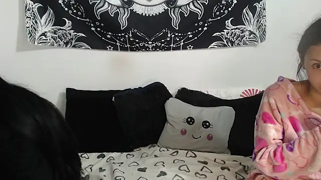 emily_n_abby Chat XXX in diretta