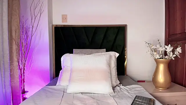 AnnaDenver Chat XXX in diretta