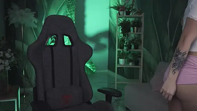 MonicaFarmer's Live XXX Chat