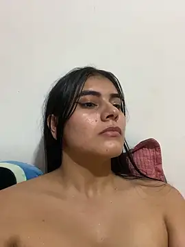 Chat +18 de Alara_Keyy ao vivo