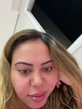 lariic Adlı Modelin Canlı XXX Sohbeti