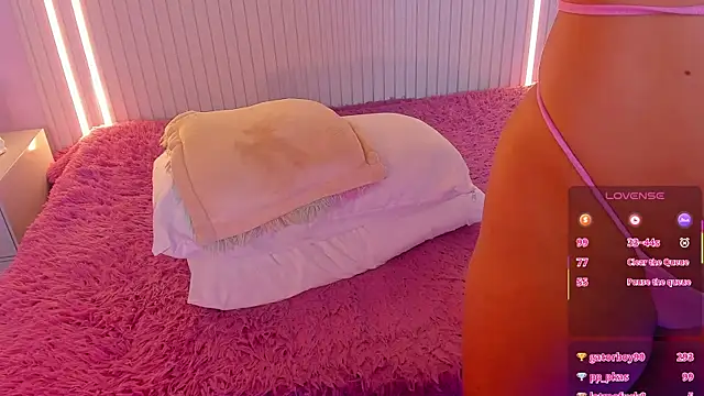 EmilyEvans7 Adlı Modelin Canlı XXX Sohbeti