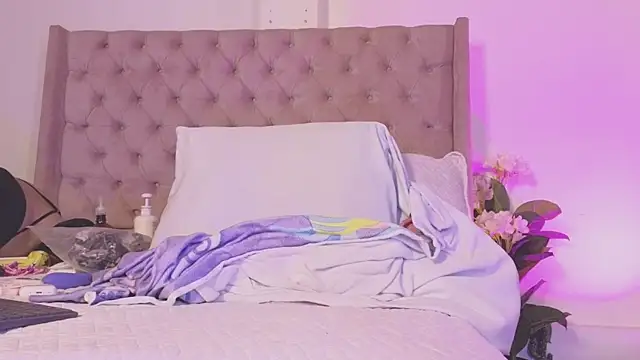 _Linoshka_1's Live XXX Chat