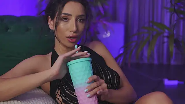 GinaValentinna Live XXX-chat