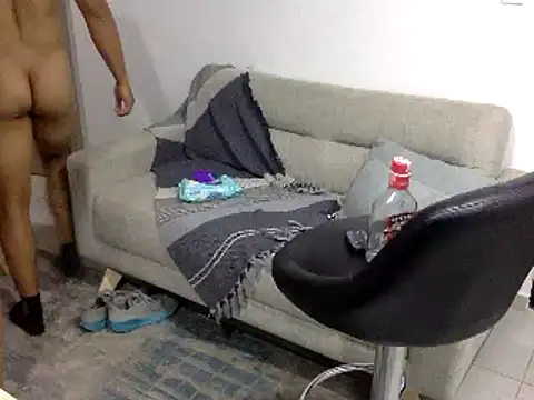 KianxxTeach: διαδικτυακό σόου στην κάμερα