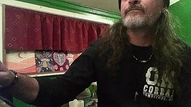 HippieDad333 Show in webcam