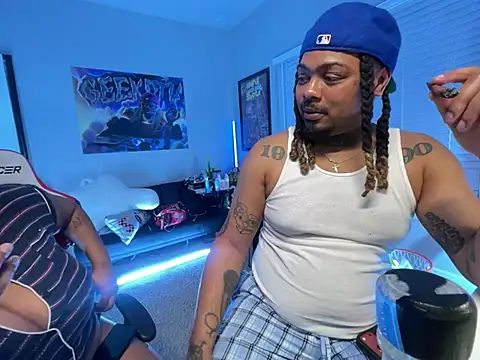 4EVAGLACIERS: онлайн-секс-чат