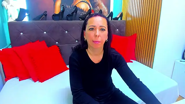 LauraSiin's Live XXX Chat