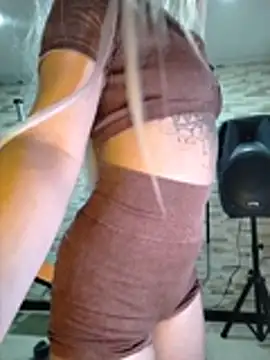 Ariana_bb 现场XXX聊天